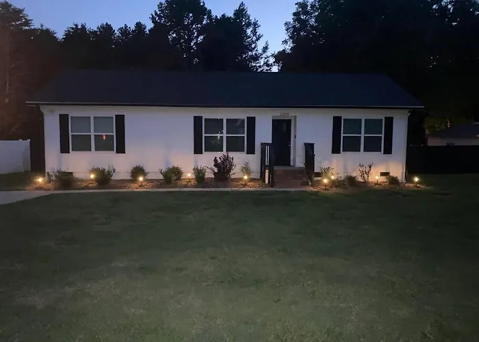 Huntersville House 3 Bedrooms 2 Baths