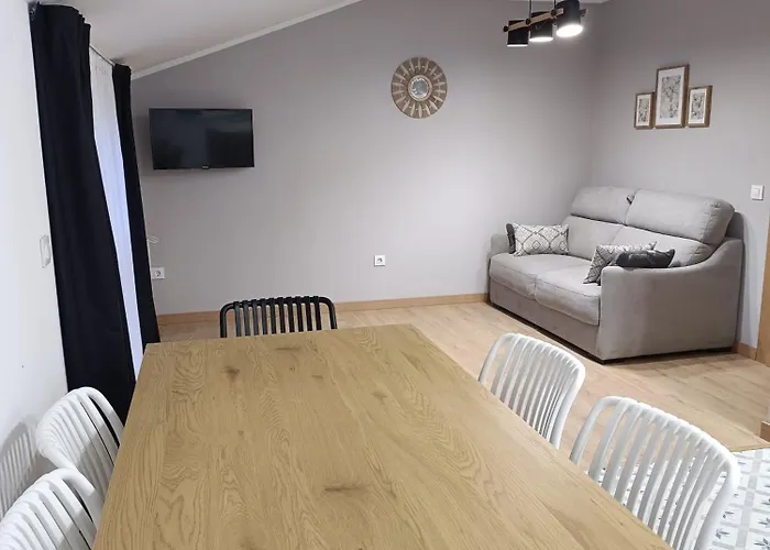 APARTAMENTOS CASA FREDI - Las LLaceries
