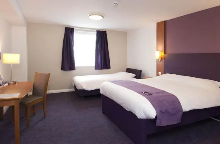 Premier Inn Wolverhampton - North