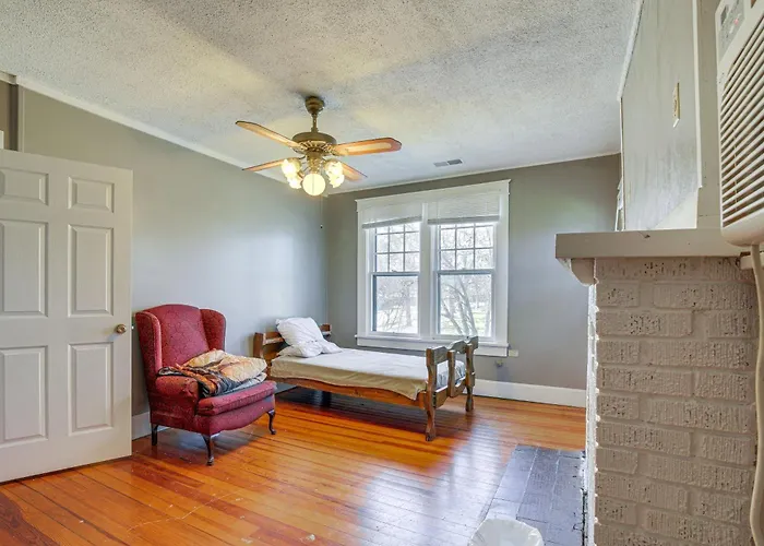 Expansive Wheatley Home ~ 65 Mi To Memphis!