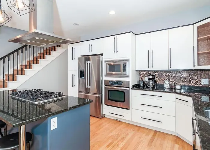 Eclectic Stylish And Cozy Milwaukee Unit