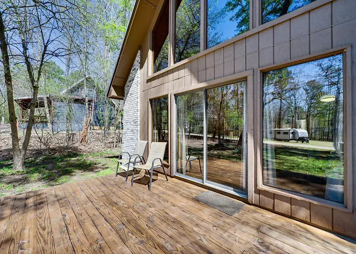 Cabin W/ Private Hot Tub: 2 Mi To Broken Bow Lake!