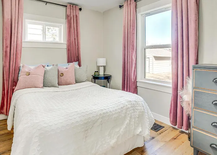 Pet-Friendly Watertown Home ~ 1 Mi To Downtown!