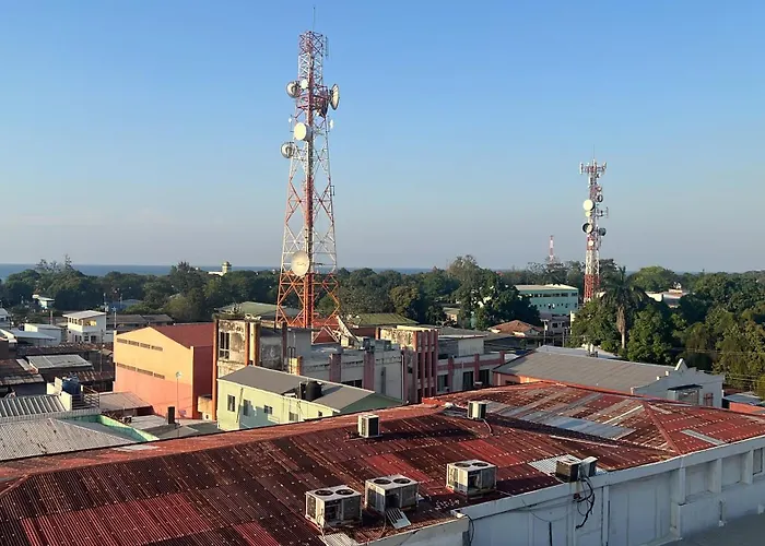 Los Guacamayos La Ceiba