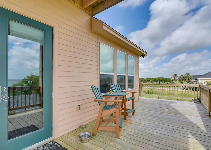 Pet-Friendly Port Arthur Retreat W/ Fishing Pier!
