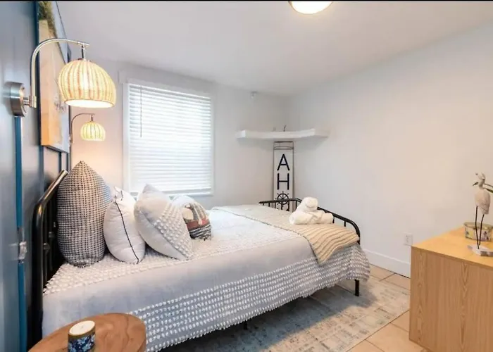 Cozy Margate Cottage - 3 Blocks To The Beach