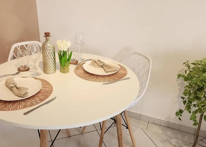 50 m do mar, 3 dorm, sacada com vista mar, pitangueiras, vaga de garagem, Pet friendly, berço