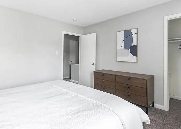 Landing Modern Apartment With Amazing Amenities