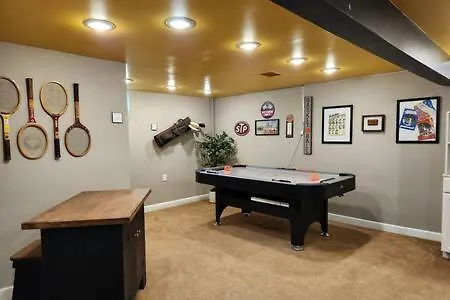 Large Cozy House Near Nexuspark Air Hockey