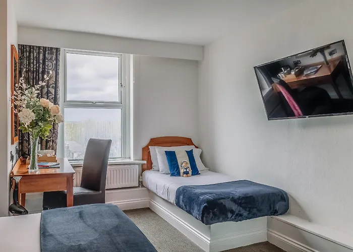 Muthu Westcliff Hotel (Near London Southend Airport)