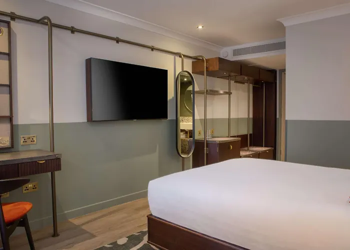 The Samuel Ryder Hotel St Albans, Tapestry Collection Hilton