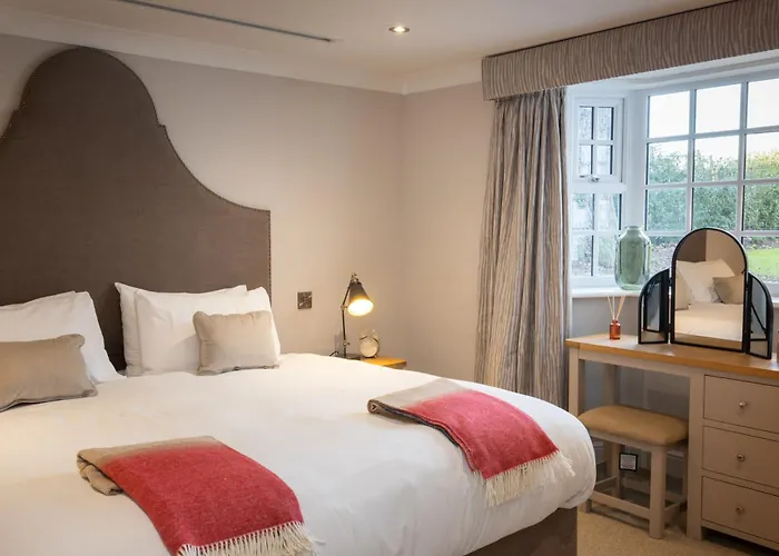 Rowton Hall Hotel And Spa