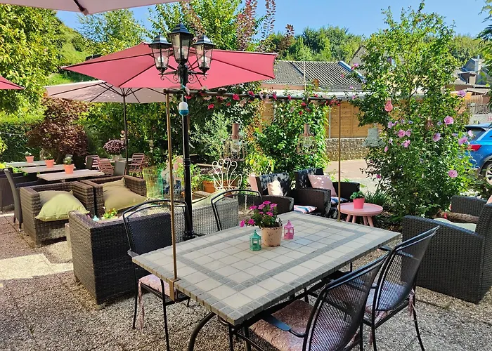 Pink Hotel B&B Lela