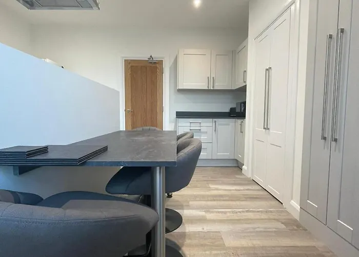 Alban Suites