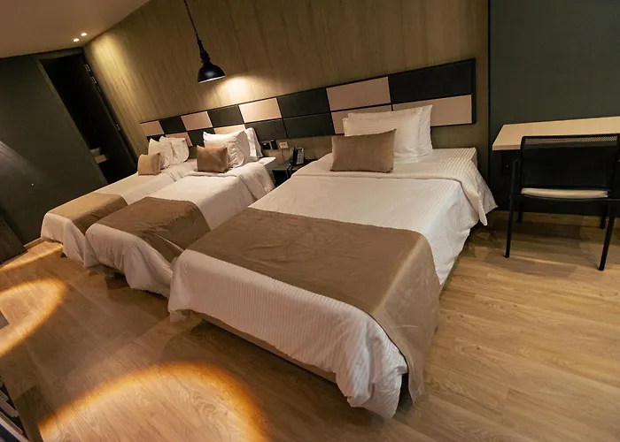 Balmoral Plaza Hotel