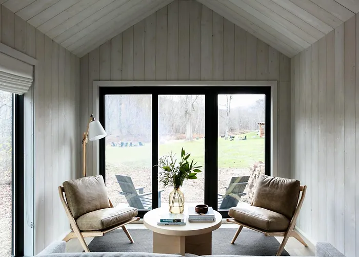Taelta Lodge, A Bluebird By Lark