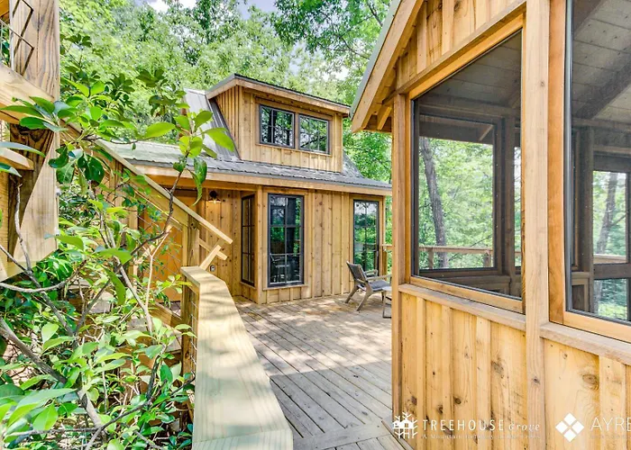The Mulberry In Treehouse Grove At Norton Creek