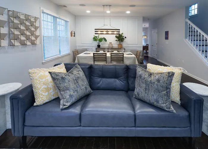 Luxury Beachside Vacation Getaway - Oceanview, Movie Theatre, Mini Golf