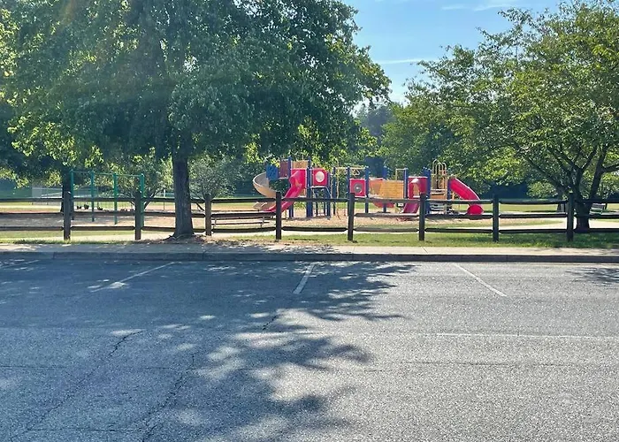 1 King/2Queen Bd Home Next To Big Park