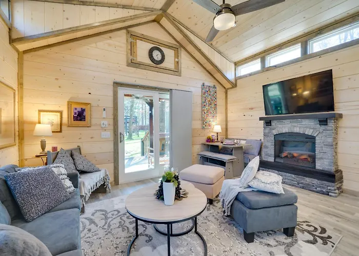 'Sweet Spot' Cabin In Broken Bow W/ Fire Pit!