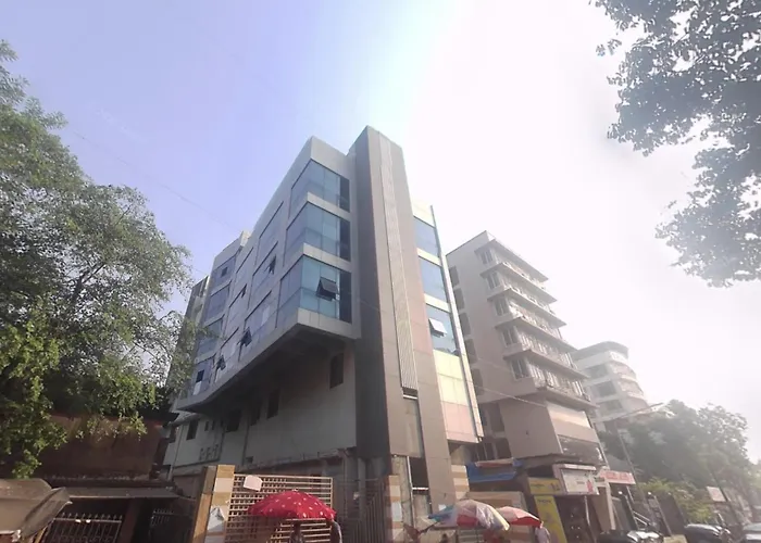 Hotel Beverly Palace Santacruz - Near Bkc - Mumbai Airport T1 - Local Unmarried Couples Not Allowed