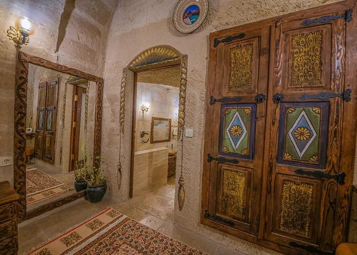 Capp Royal Cave Hotel