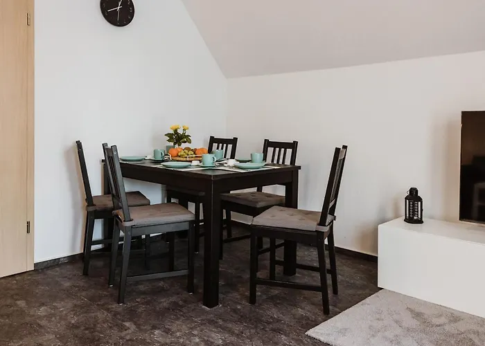 REBENTISCH - Hotel FERIENWOHNUNGEN Restaurant