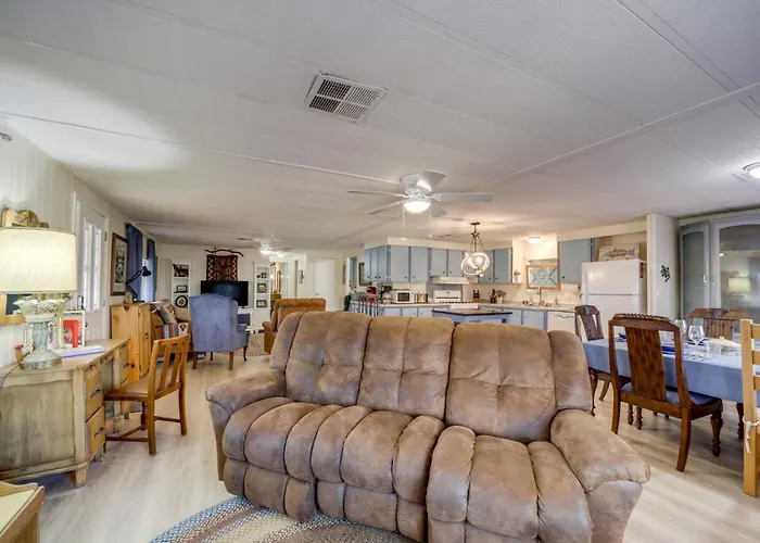 Near Hiking & Wineries: Charming Camp Verde Home!