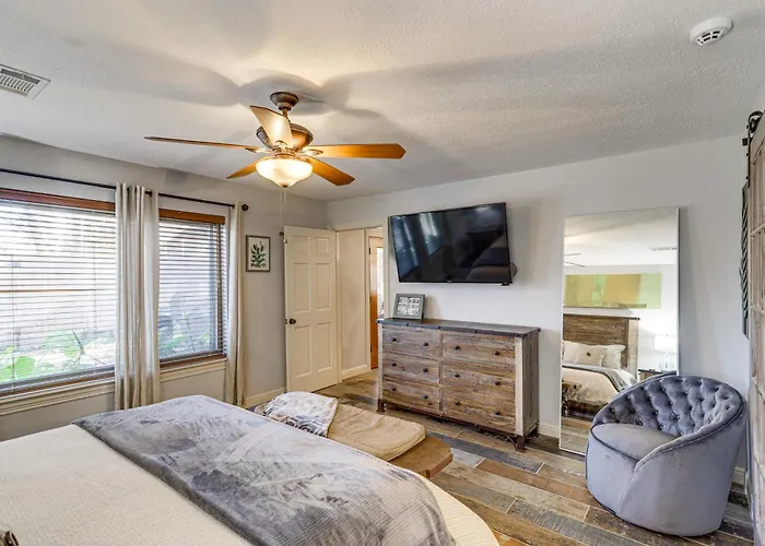 Dog-Friendly Cypress Vacation Rental W/ Lanai!