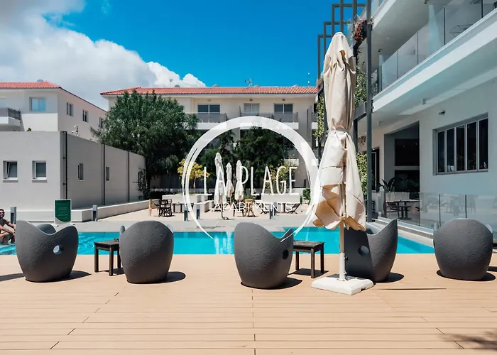 Cozy 2 Bedroom Family Apartment With Pool