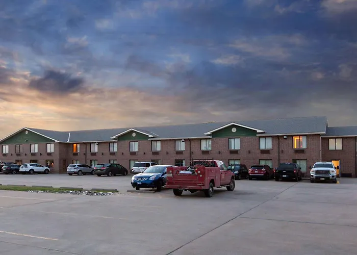 Super 8 By Wyndham Salina I-70