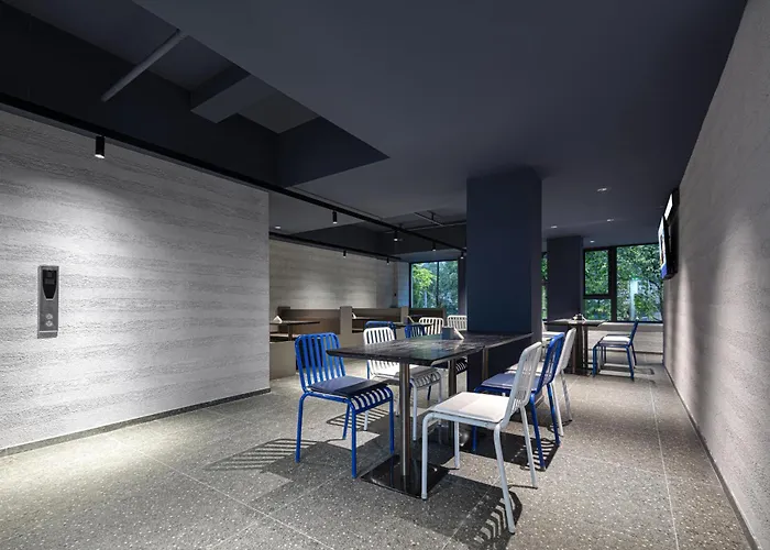 Atour Light Hotel Hangzhou West Lake Lakeside Pedestrian Street