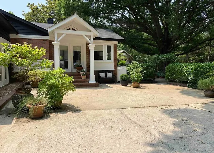Modern Farmhouse Escape