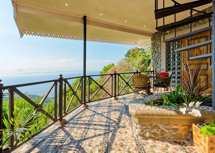 Hotel Villa Caletas