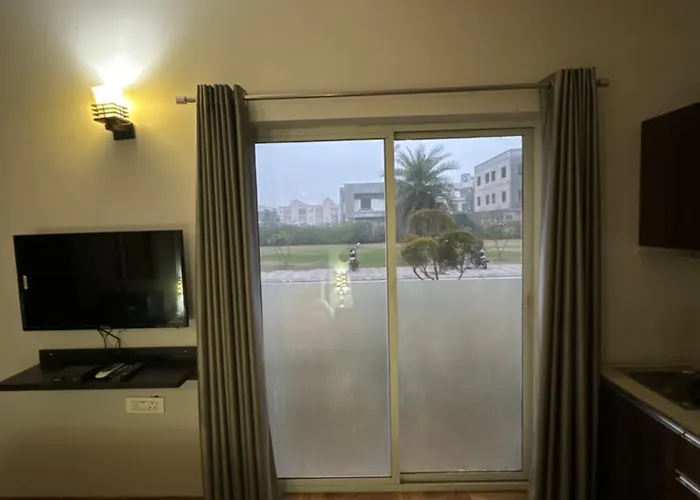 Pearl Suites At Omaxe Eternity