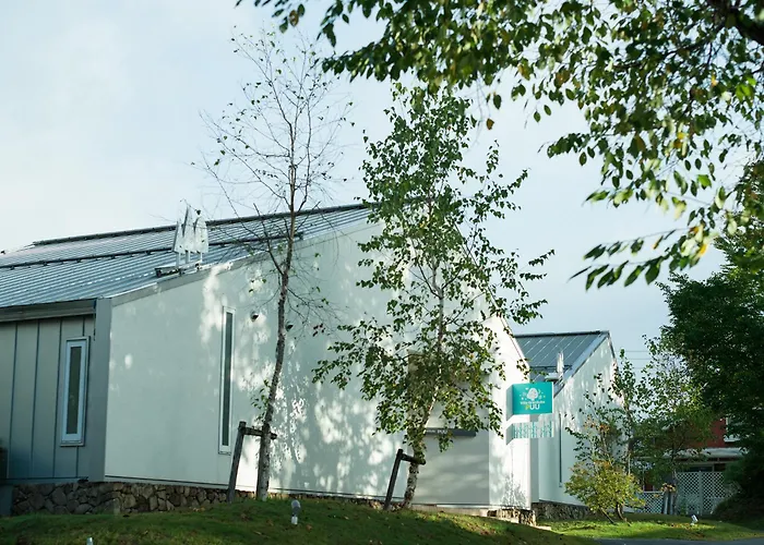 Holiday House Green Garden