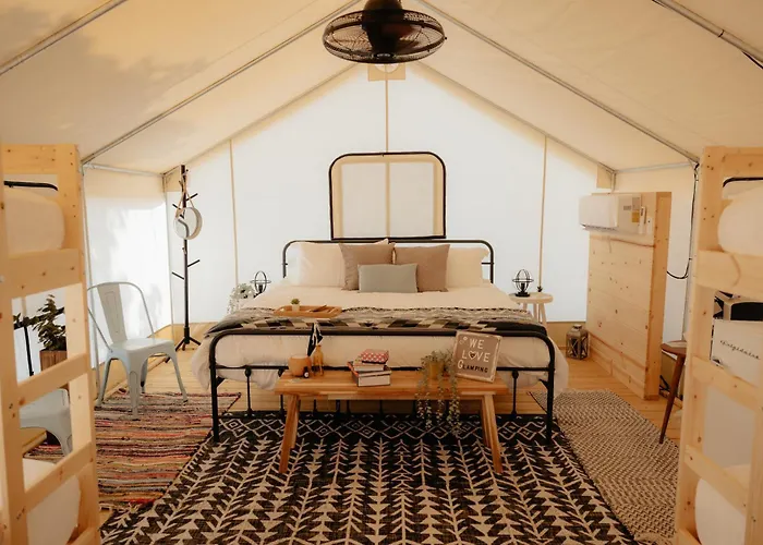 Xlg Porch Deluxe Glamping Tents @ Lake Guntersville State Park
