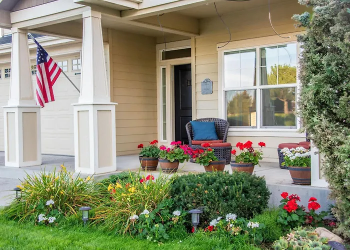 Family Fun! Gorgeous North Idaho Home W/Tesla Charge : Prairie Inn