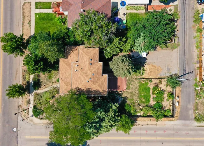 Beautiful Historic House In Central Longmont
