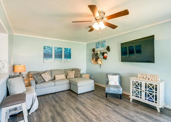 2 Mi To Redfish Bay: Aransas Pass Home W/ Fire Pit