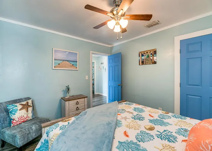 2 Mi To Redfish Bay: Aransas Pass Home W/ Fire Pit