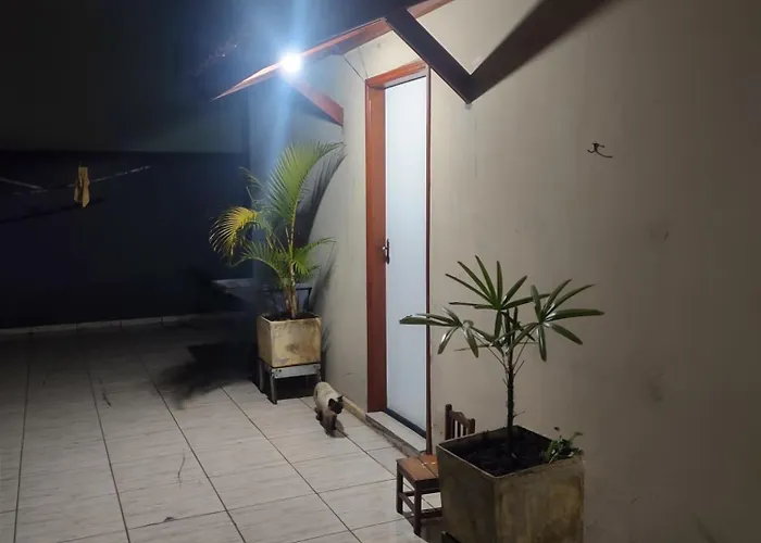 Quarto Confortavel Com Garagem