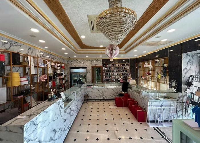 Safari Hotel
