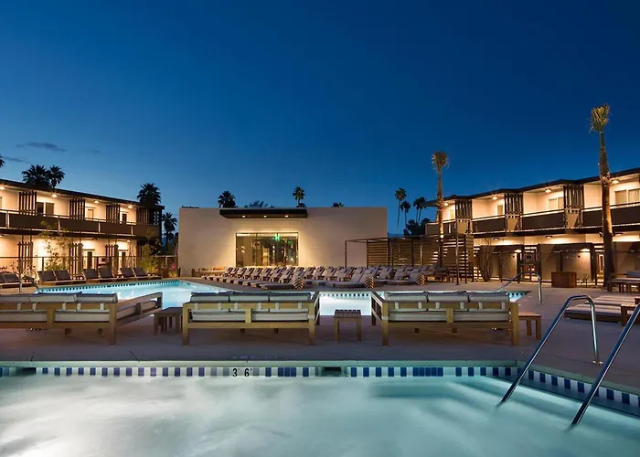 V Capri Palm Springs, A Dolce By Wyndham
