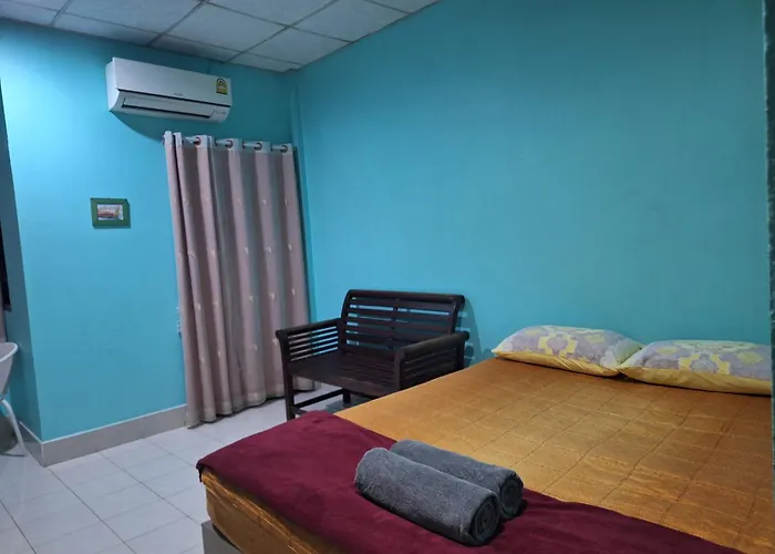 Phonsomboon Guesthouse