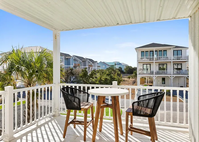 Bombastic Home - Steps To Beach - Gamerm - Hot Tub - Pet Friendly