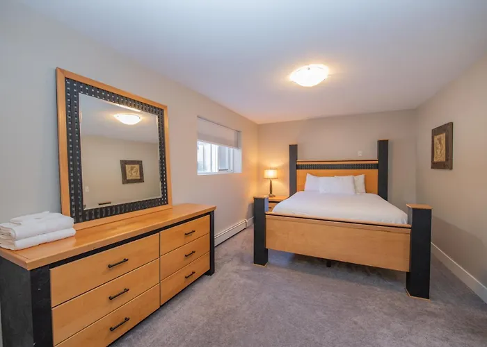 Lakeviews, Big Yard/Deck, Minutes To Silver Star/Golf/Wineries.