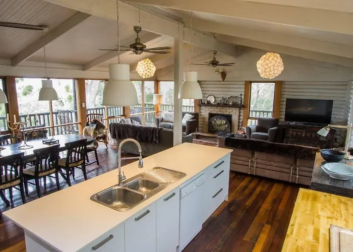 Beautiful Large Home, Big Bay Views, Open Fire