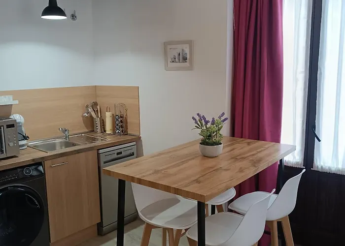Apartamentos turisticos Ávila Puerta de Los Leales 1-2