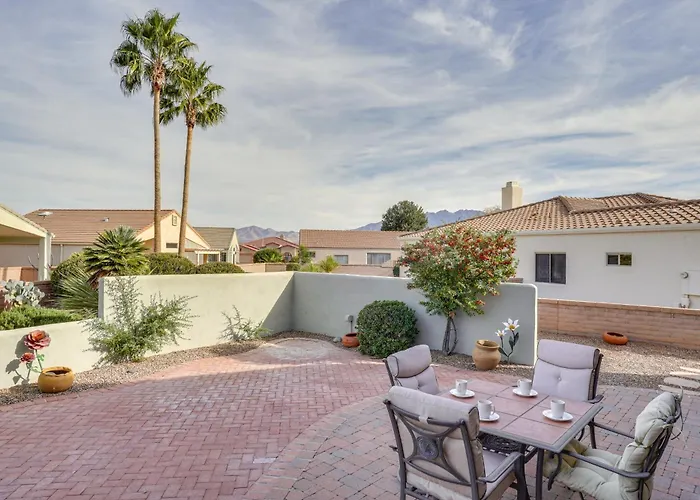 Green Valley Getaway Near Golfing: Pool Access!
